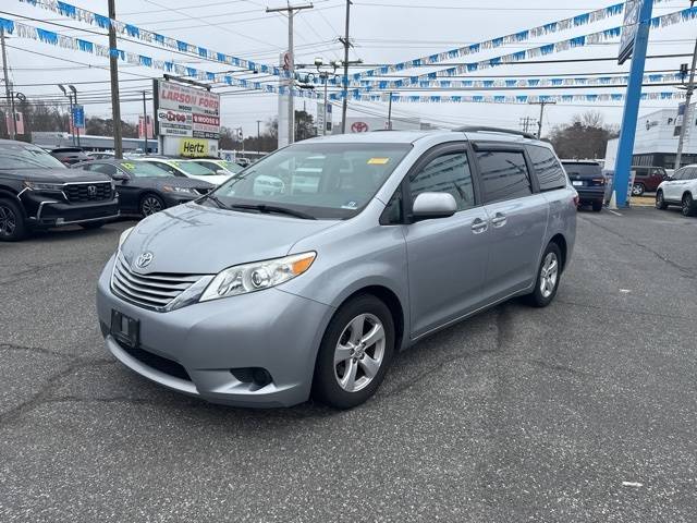 2015 Toyota Sienna LE — Minivan — 80,679 mi — Lakewood, NJ