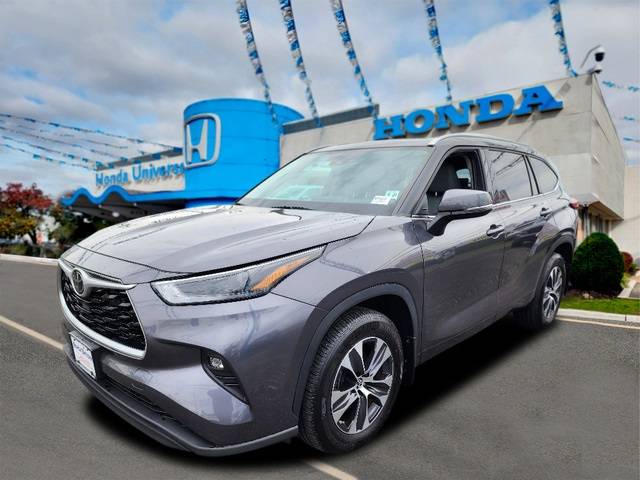 2022 Toyota Highlander XLE — SUV — 17,376 mi — Lakewood, NJ