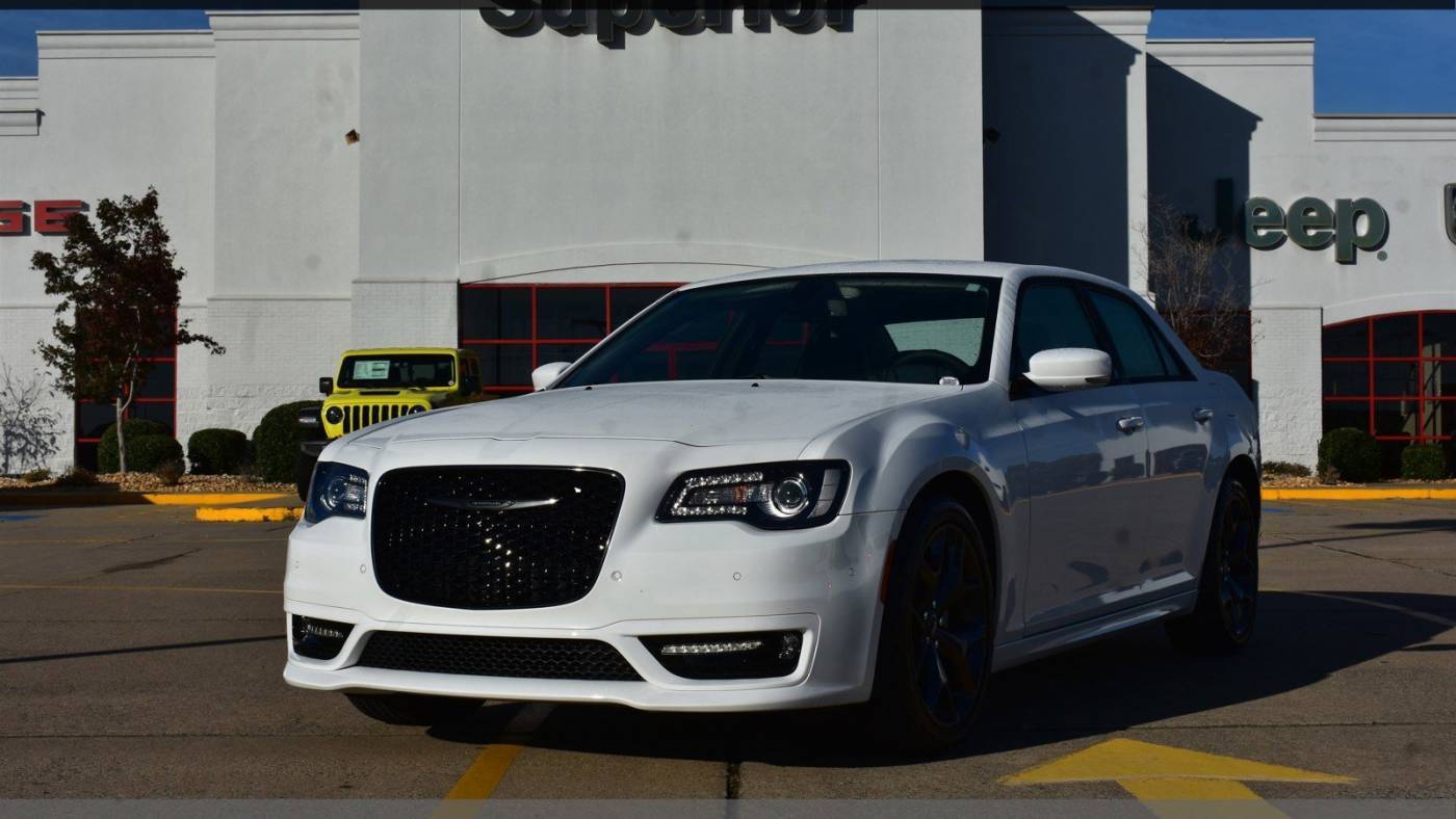 2023 Chrysler 300 Touring L — Sedan — 8,518 mi — Conway, AR