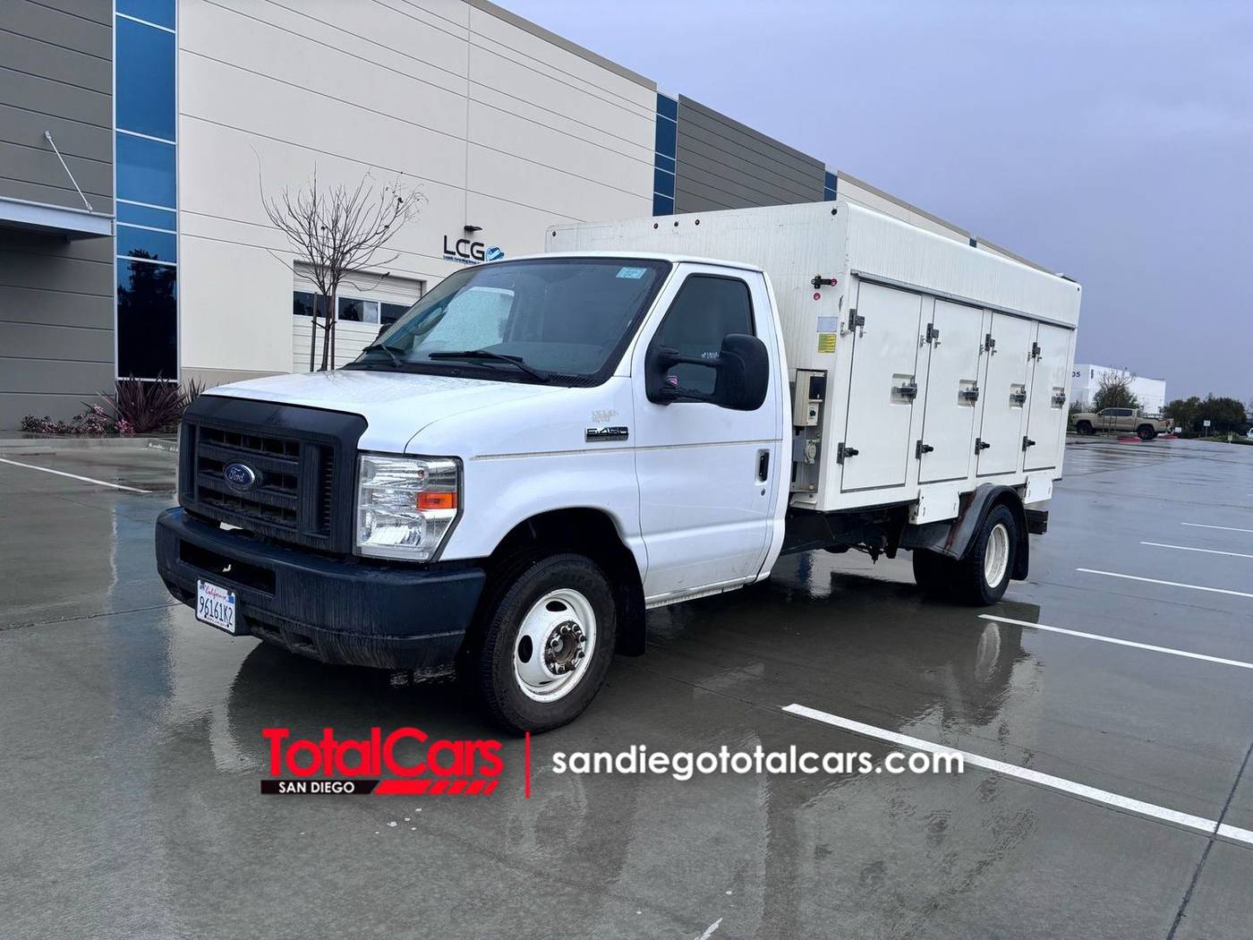 2017 Ford E-Series Cutaway E-450 — Chassis Cab Truck — 121,409 mi — San Diego, CA