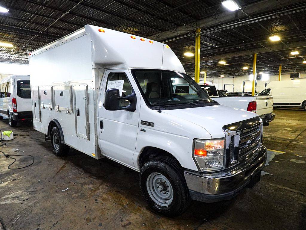 2011 Ford Econoline Commercial Cutaway E-350