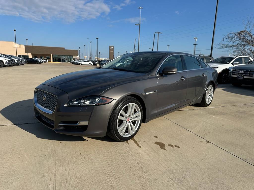 2016 2016 Jaguar XJ Portfolio