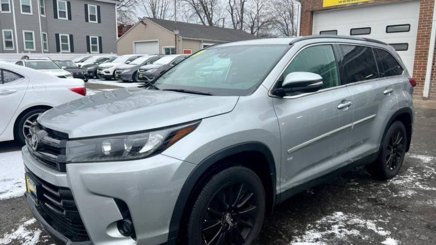 2019 Toyota Highlander SE V6 — SUV — 106,300 mi — Hartford, CT