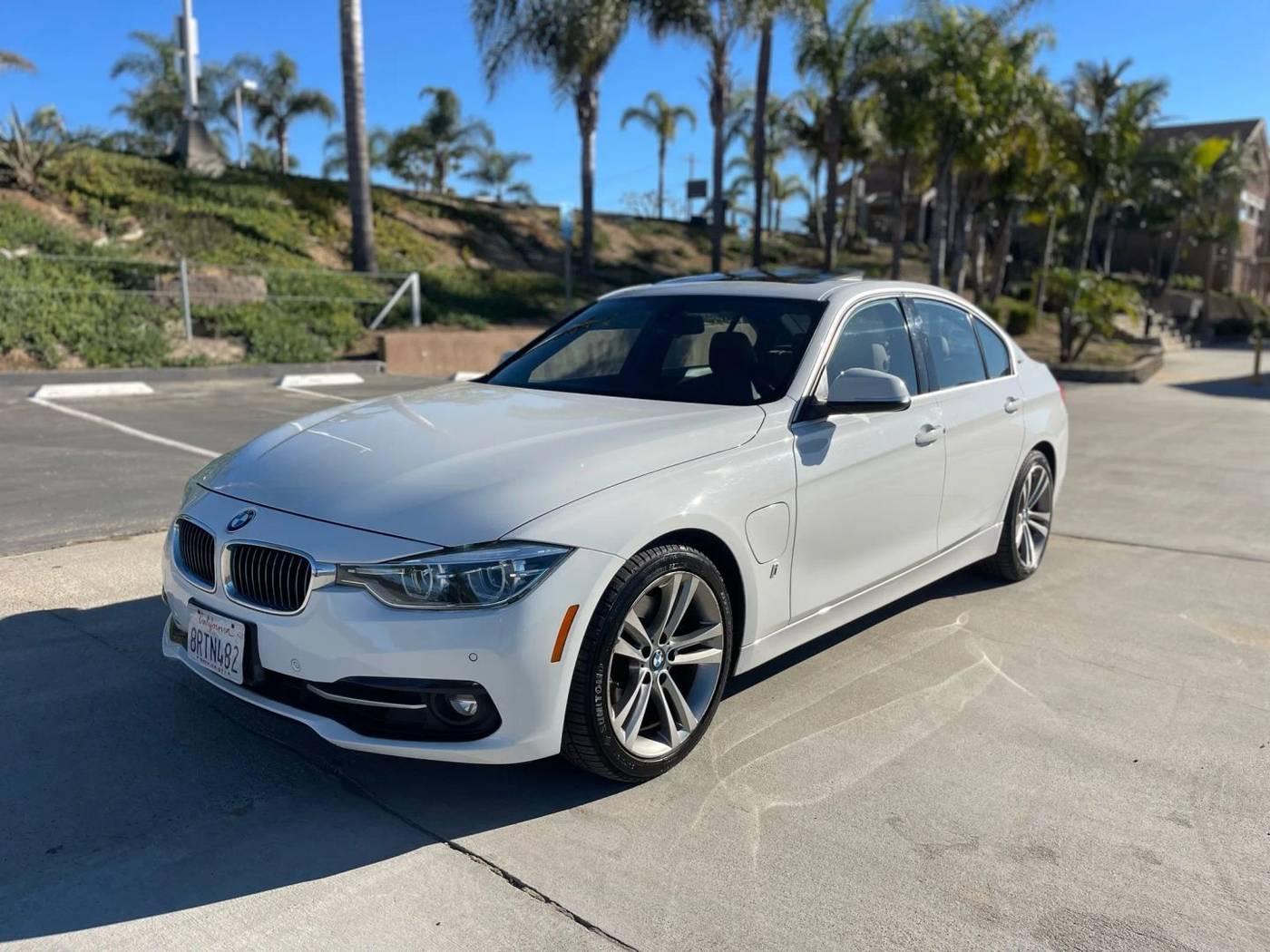 2017 BMW 3 Series 330e