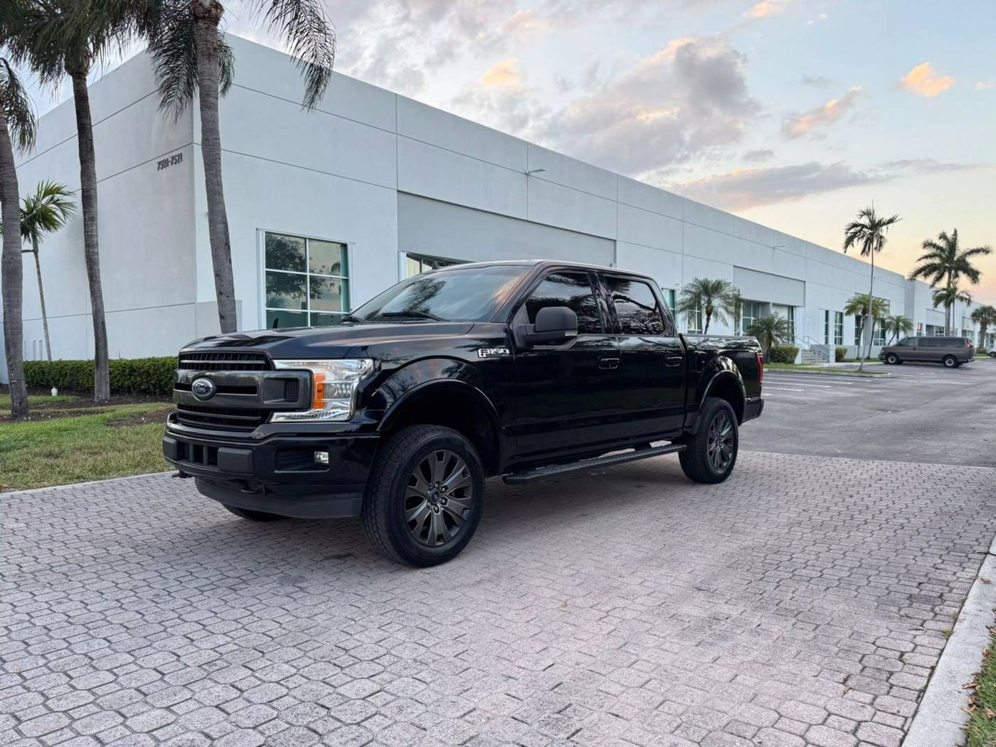 2018 Ford F-150 XLT — Pickup Truck — 136,351 mi — Miami, FL