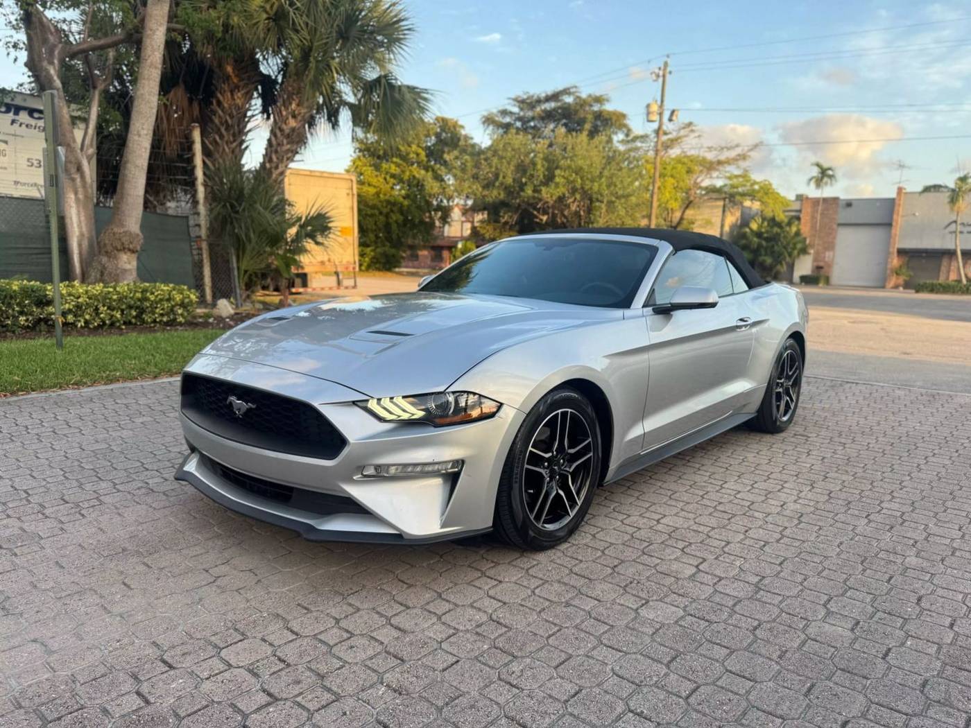 2018 Ford Mustang EcoBoost Premium — Convertible — 121,902 mi — Miami, FL