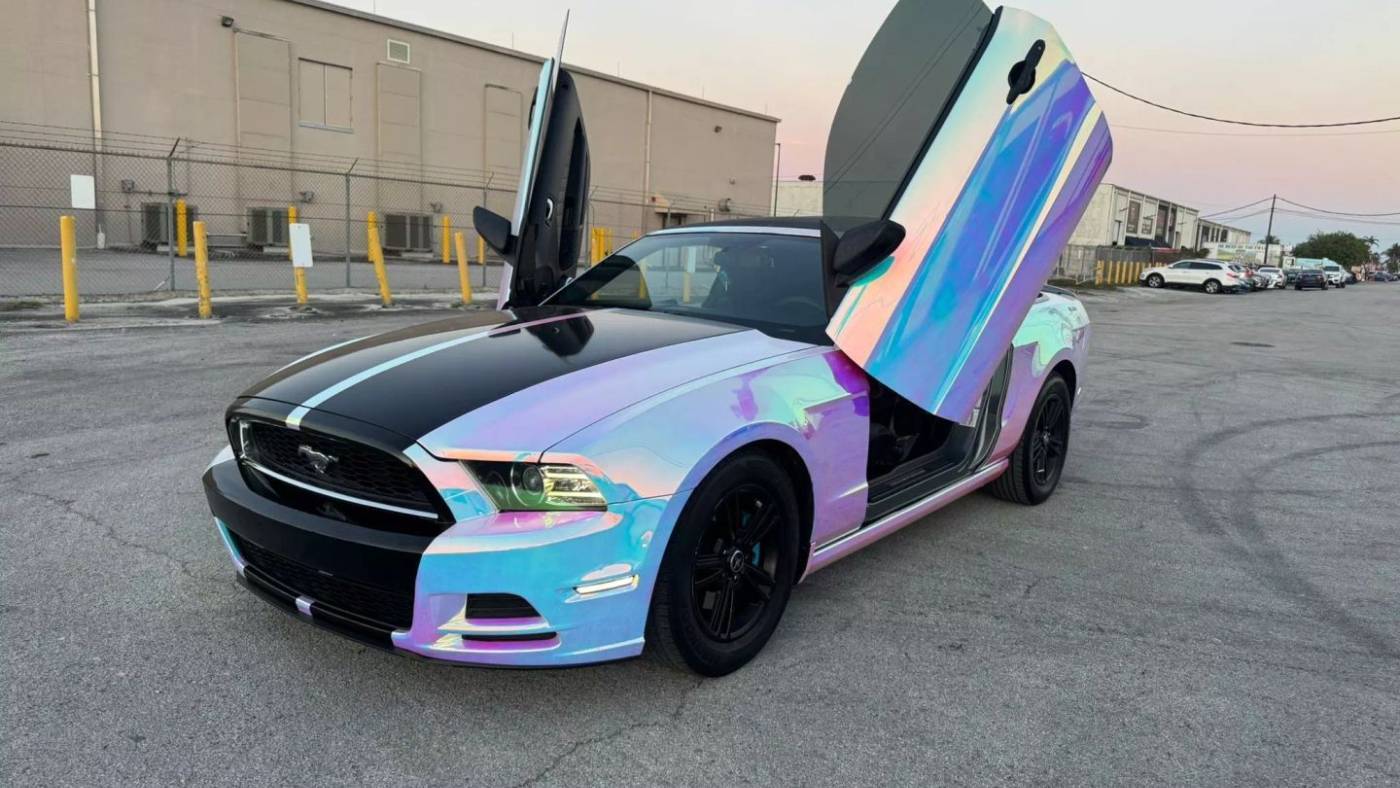 2013 Ford Mustang V6 — Convertible — 91,543 mi — Miami, FL