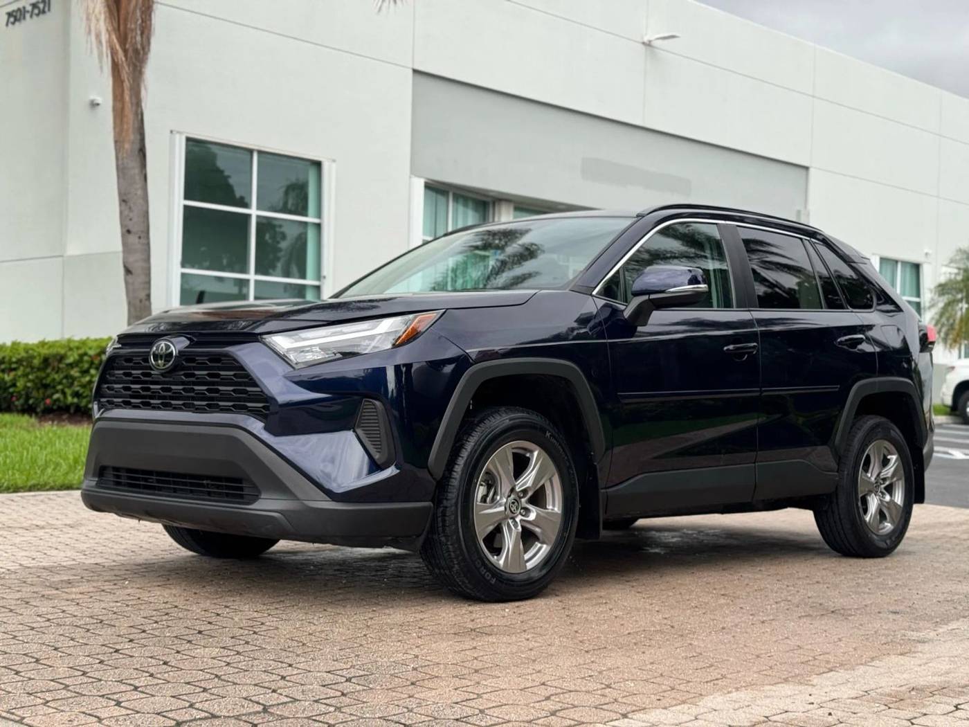 2023 Toyota RAV4 XLE — SUV — 87,255 mi — Miami, FL