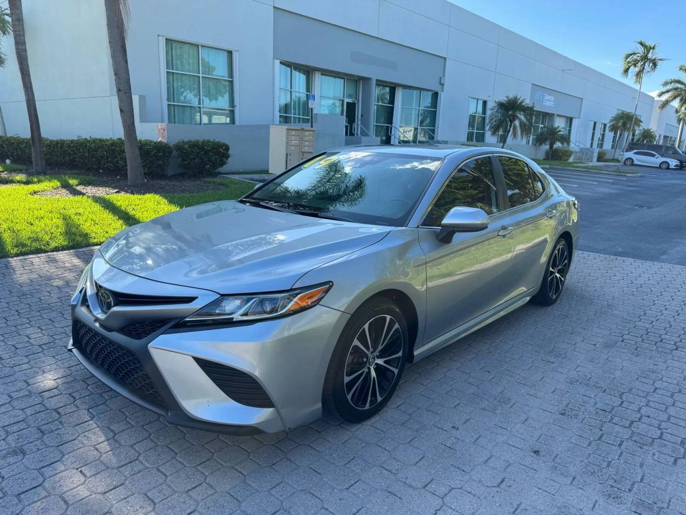 2019 Toyota Camry SE — Sedan — 105,315 mi — Miami, FL