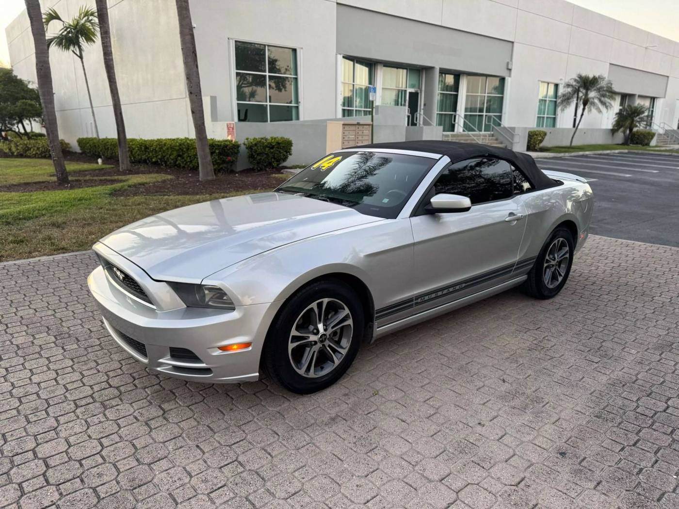 2014 Ford Mustang V6 — Convertible — 112,257 mi — Miami, FL