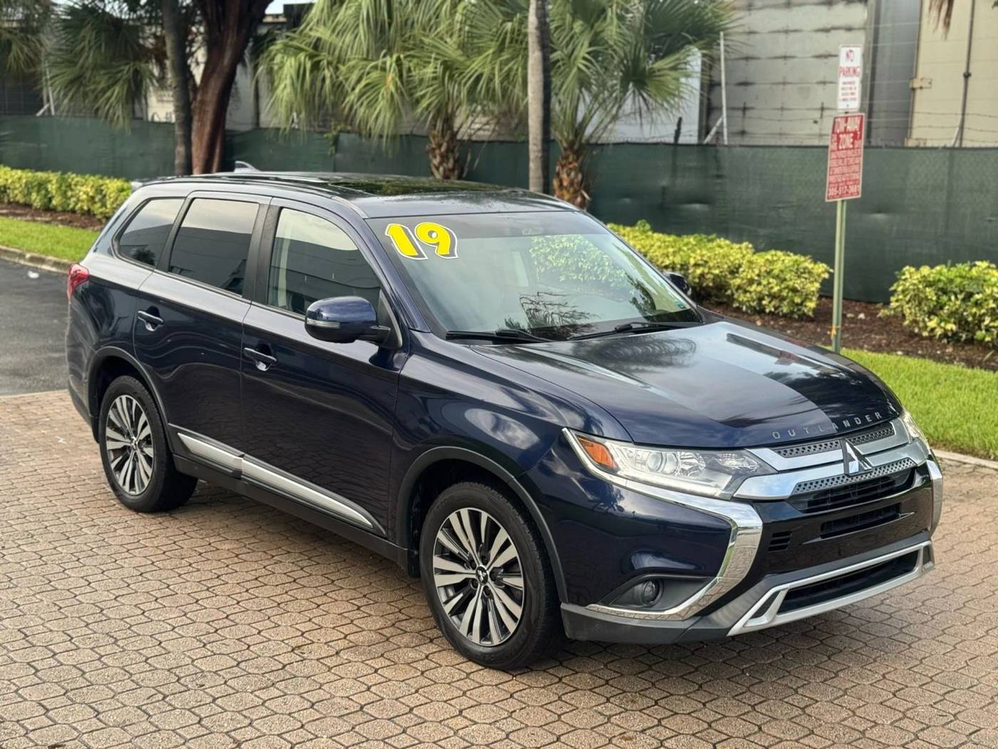 2019 Mitsubishi Outlander SE — SUV — 69,928 mi — Miami, FL