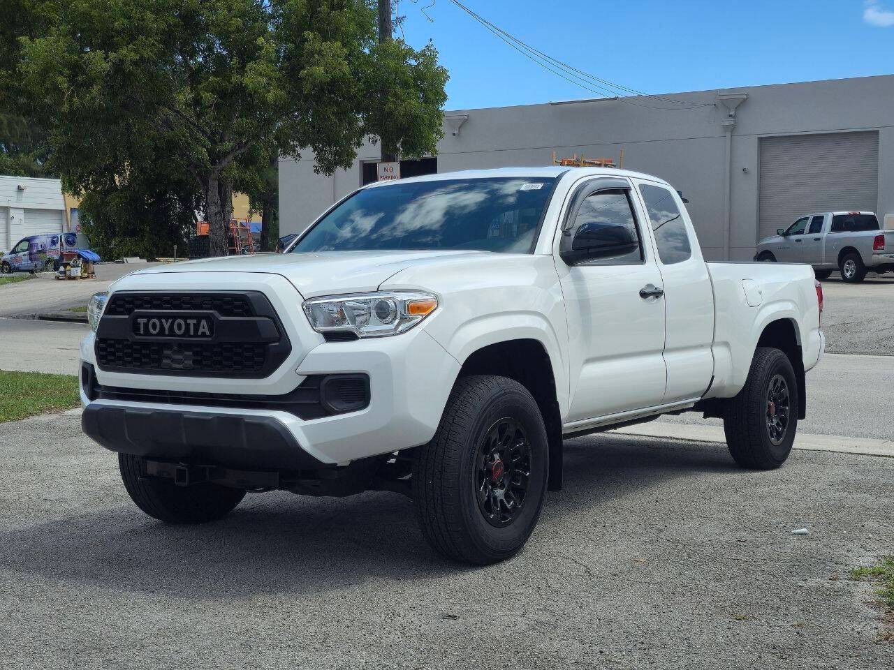 2020 Toyota Highlander XLE — SUV — 21,799 mi — Hallandale Beach, FL