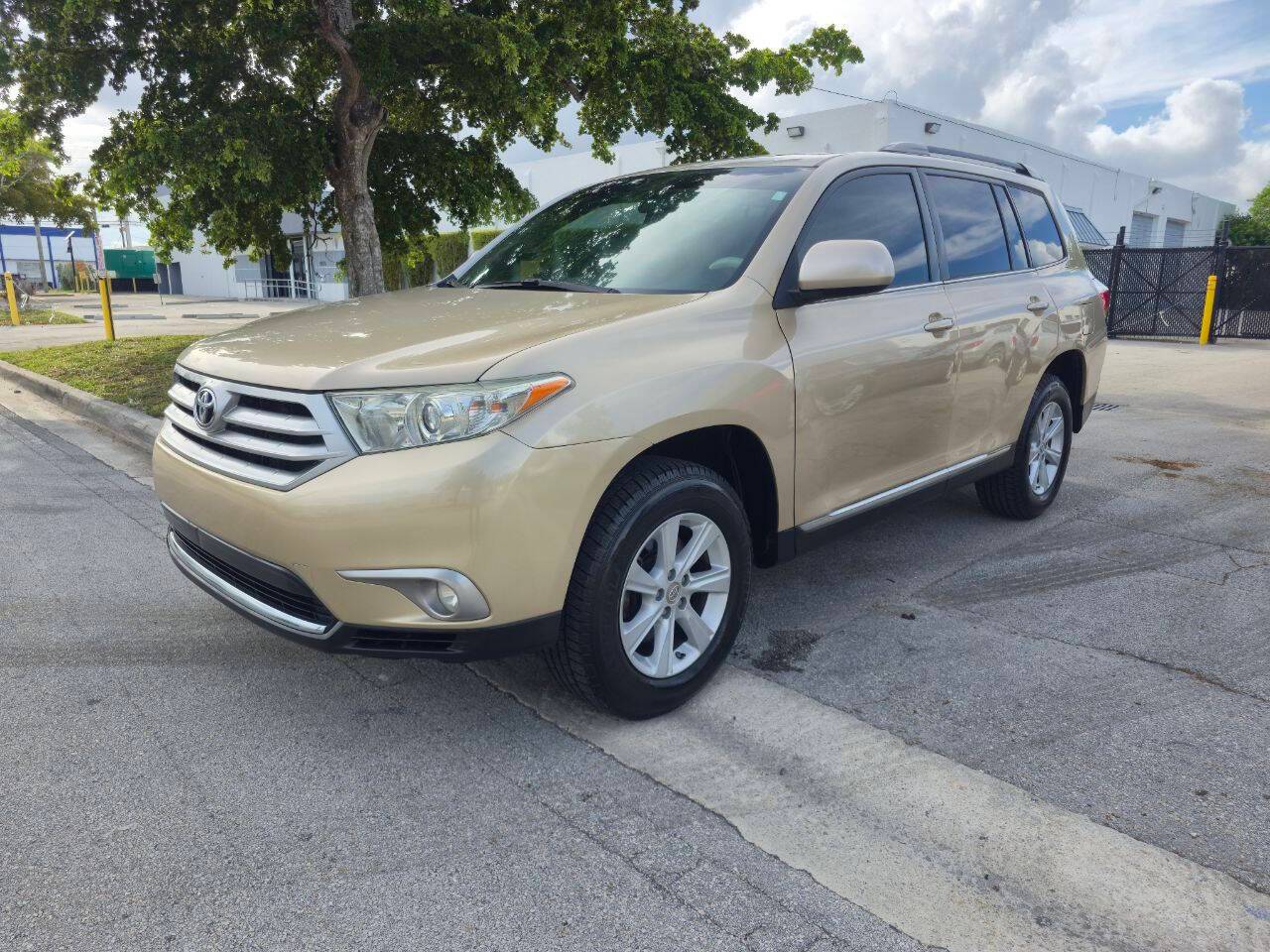 2012 Toyota Highlander SE — SUV — 41,115 mi — Hallandale Beach, FL