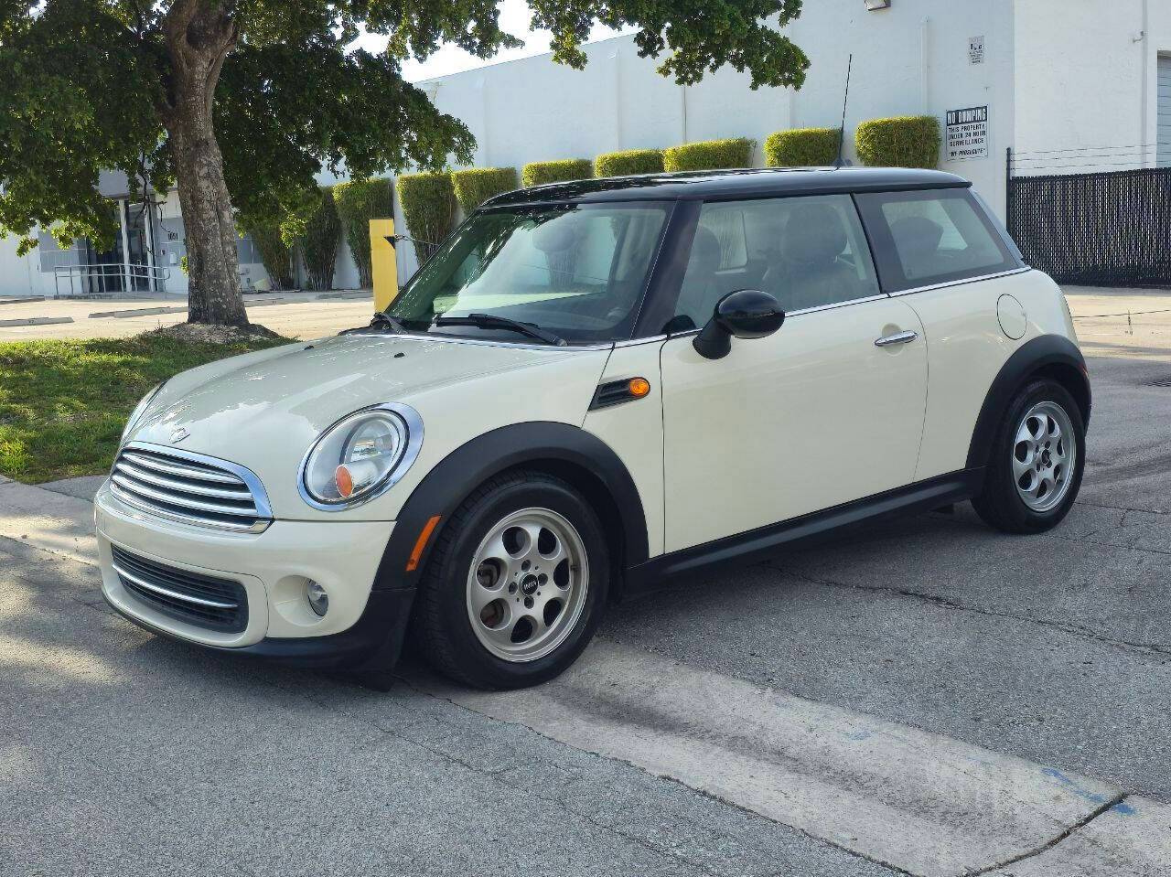 2013 MINI Hardtop Cooper — Hatchback — 75,130 mi — Hallandale Beach, FL