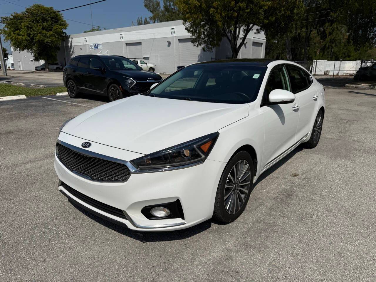 2017 Kia Cadenza Premium — Sedan — 83,343 mi — Hallandale Beach, FL