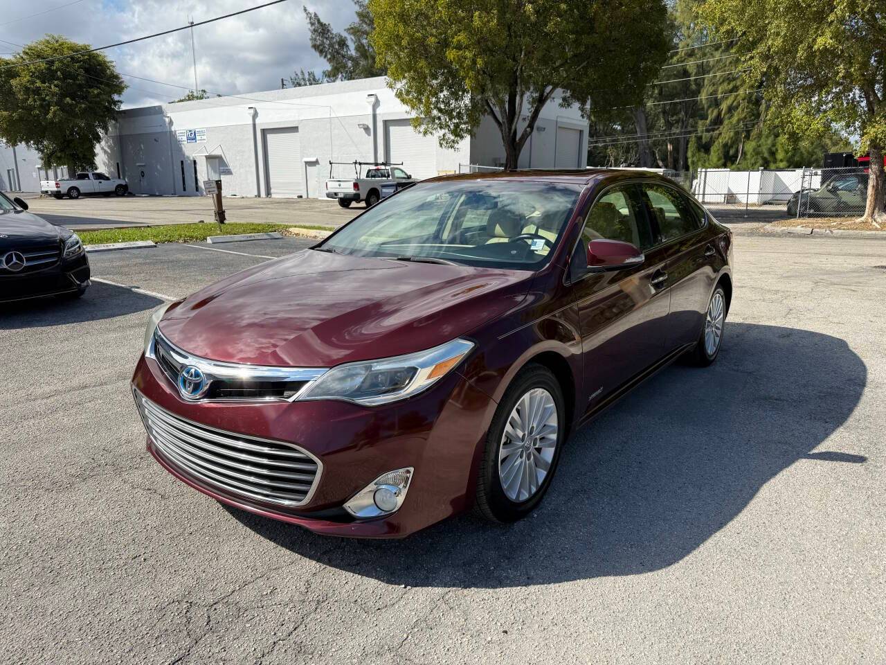 2015 Toyota Avalon Hybrid Limited — Sedan — 30,920 mi — Hallandale Beach, FL