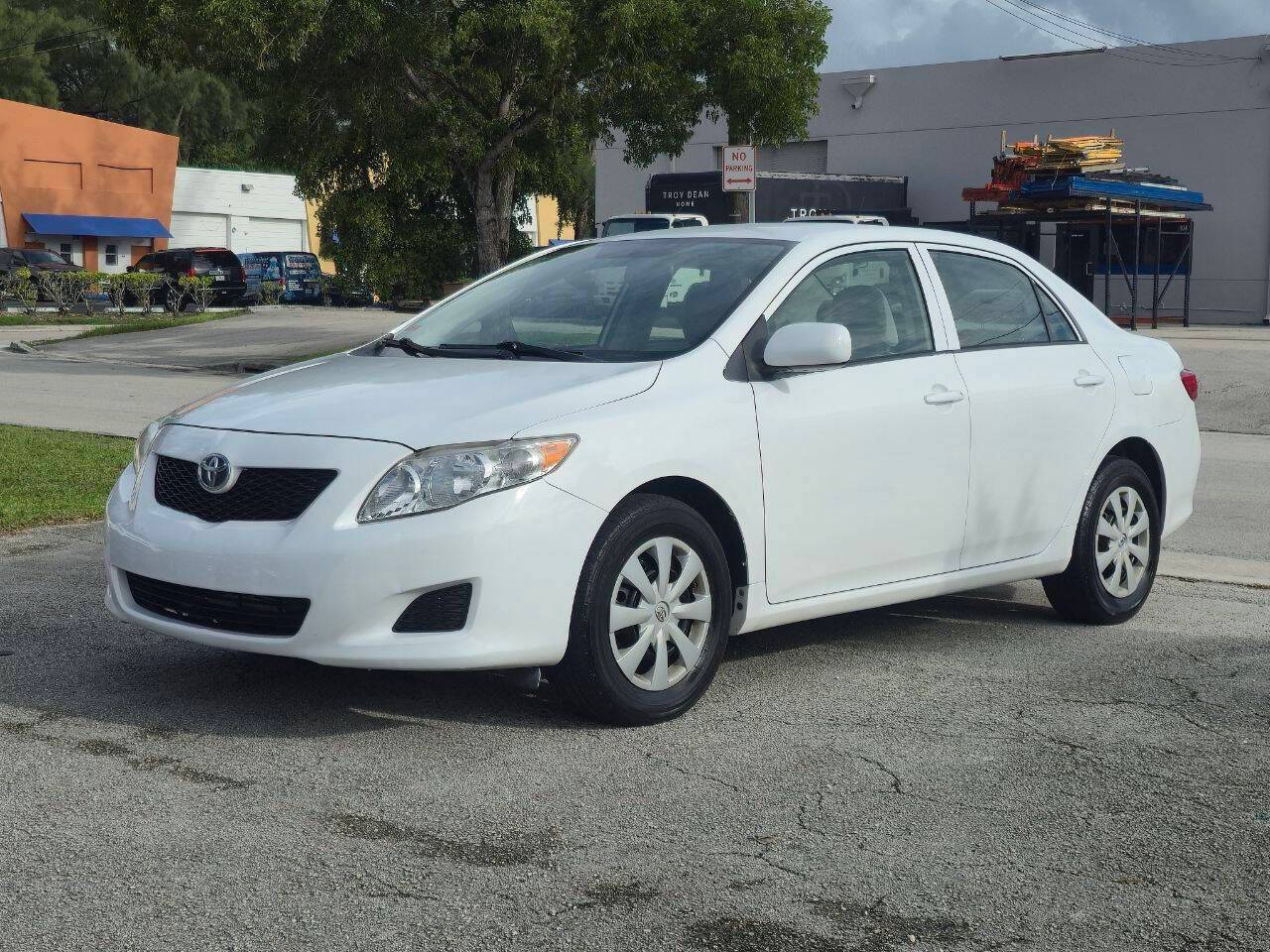 2010 Toyota Corolla LE — Sedan — 35,439 mi — Hallandale Beach, FL