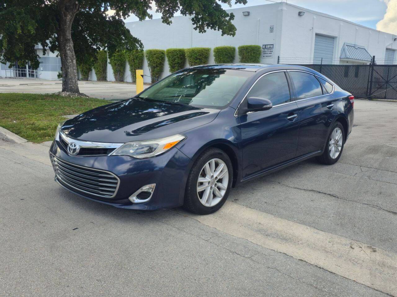2014 Toyota Avalon XLE Premium — Sedan — 49,269 mi — Hallandale Beach, FL