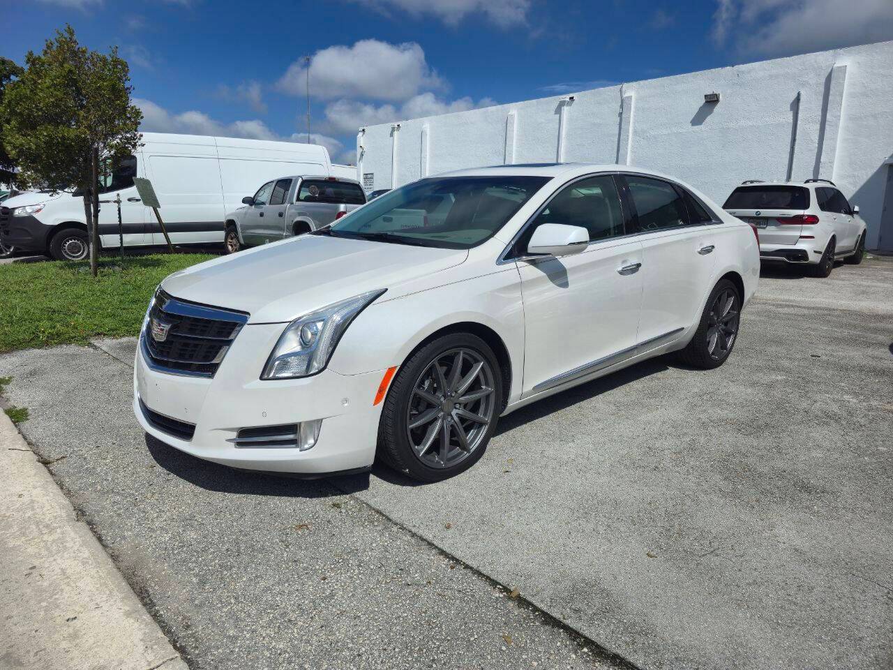 2016 Cadillac XTS Platinum — Sedan — 99,999 mi — Hallandale Beach, FL