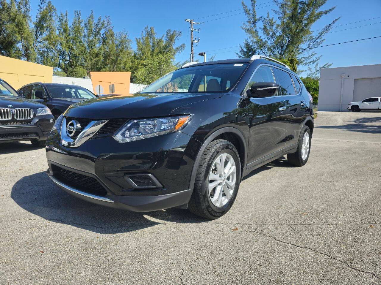 2015 Nissan Rogue SV — SUV — 56,618 mi — Hallandale Beach, FL