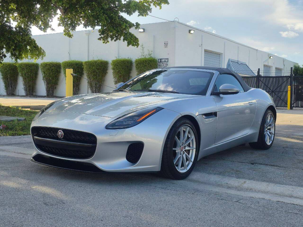 2018 Jaguar F-TYPE Standard