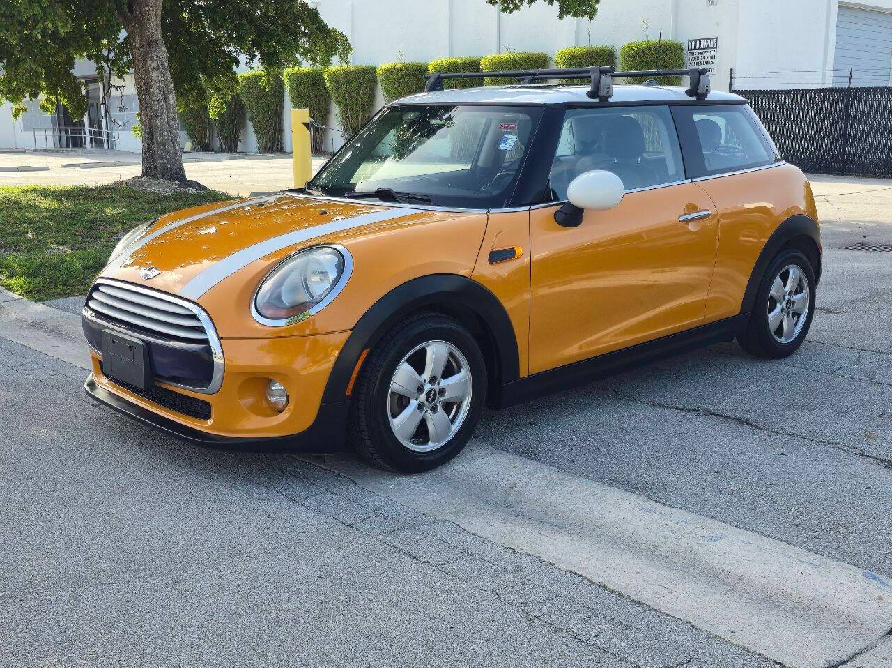 2015 MINI Hardtop Cooper — Hatchback — 77,312 mi — Hallandale Beach, FL