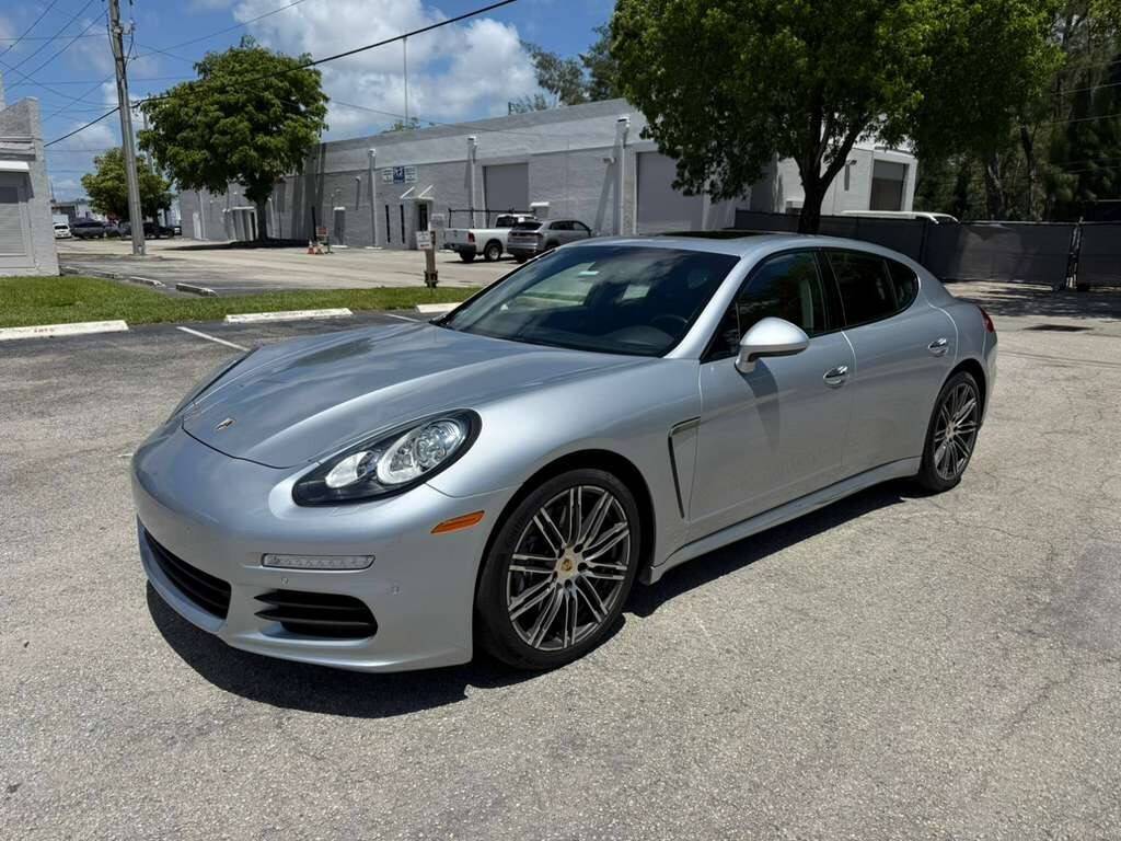 2015 Porsche Panamera