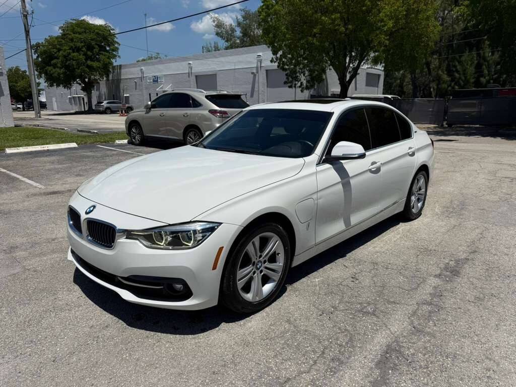 2018 BMW 3 Series 330e