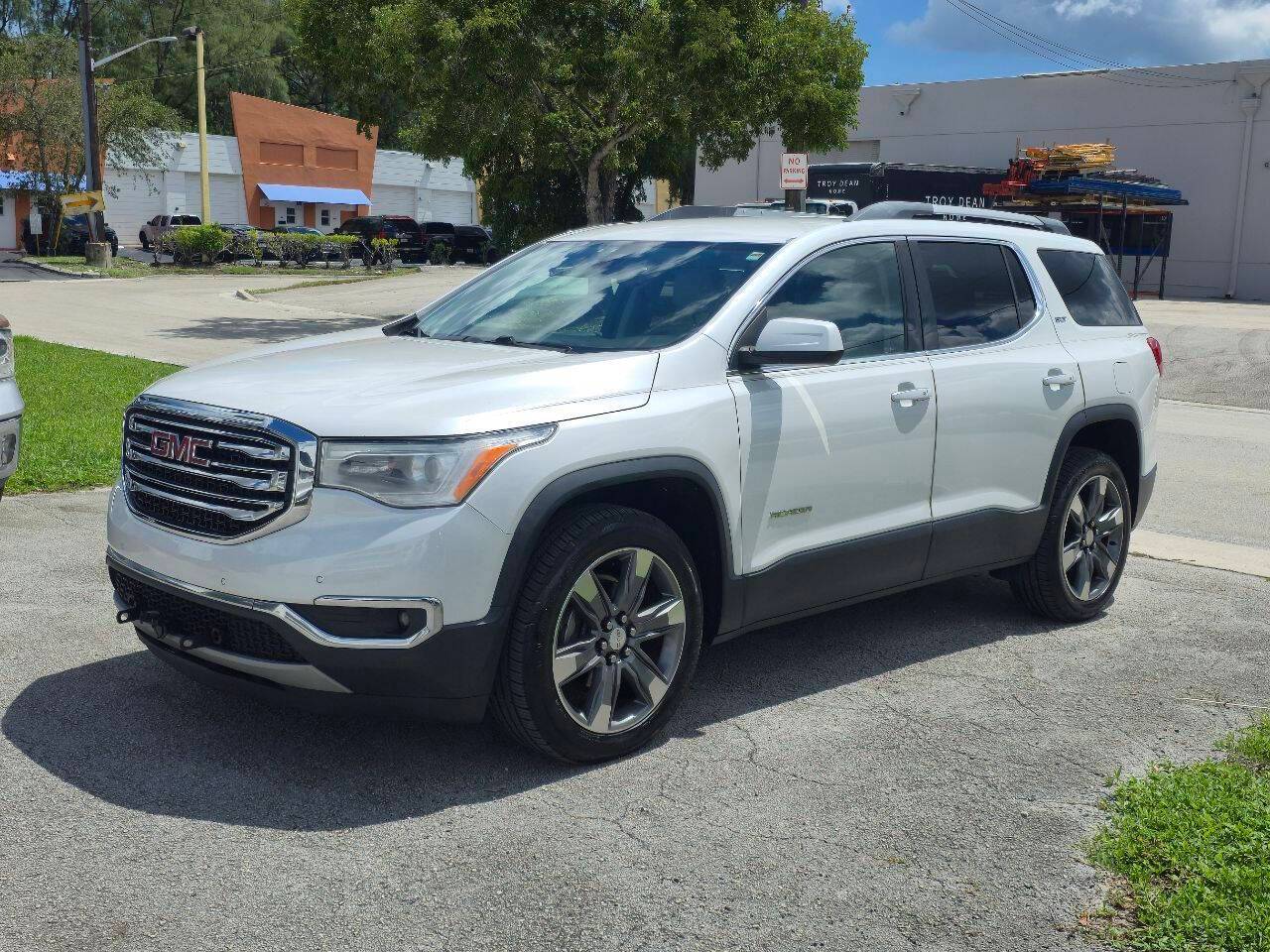 2017 GMC Acadia SLT — SUV — 72,999 mi — Hallandale Beach, FL