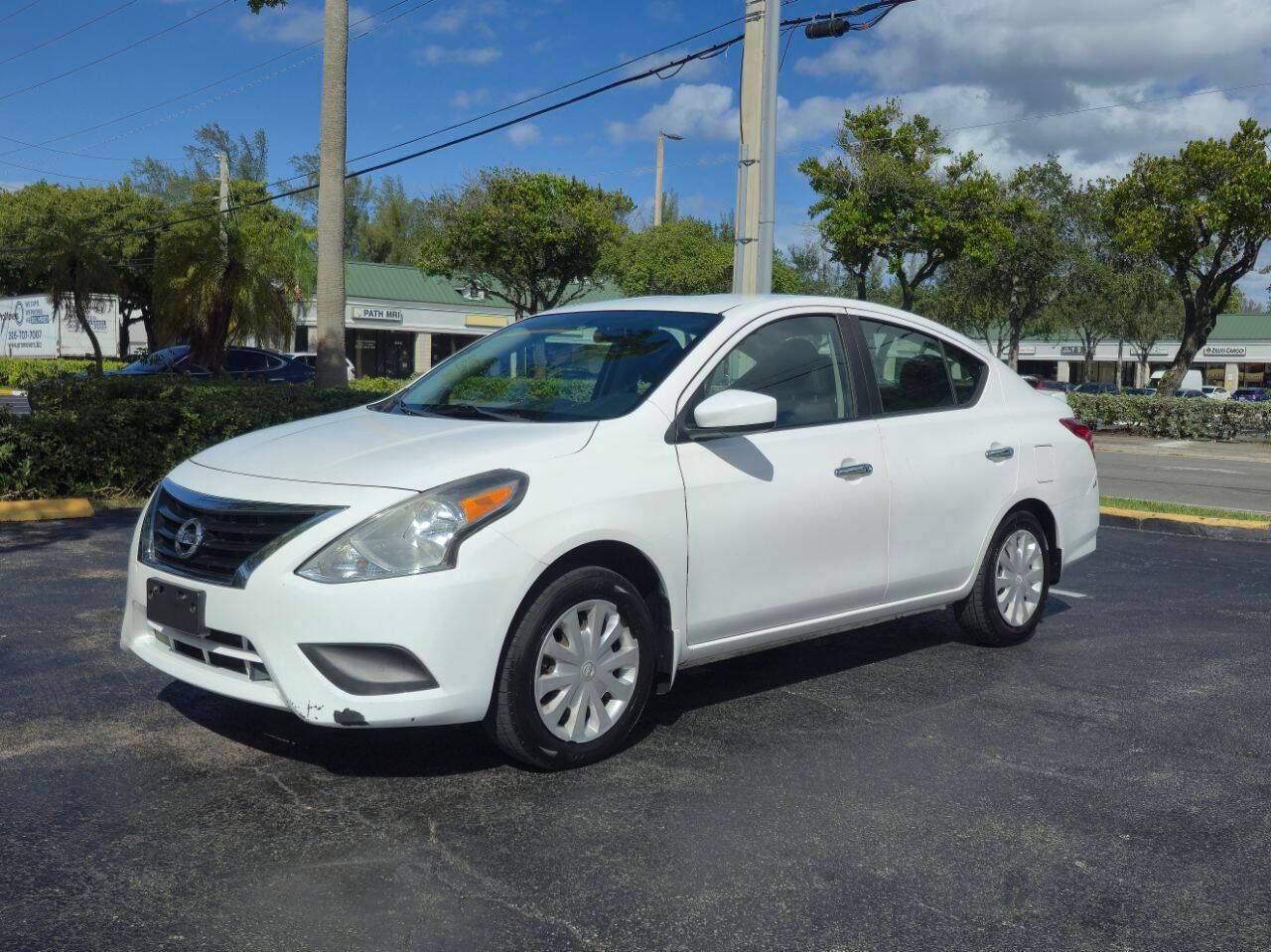 2017 Nissan Versa 1.6 SV — Sedan — 84,678 mi — Hallandale Beach, FL