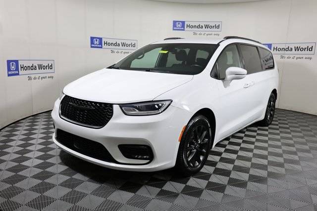 2021 Chrysler Pacifica Touring — Minivan — 40,233 mi — Louisville, KY