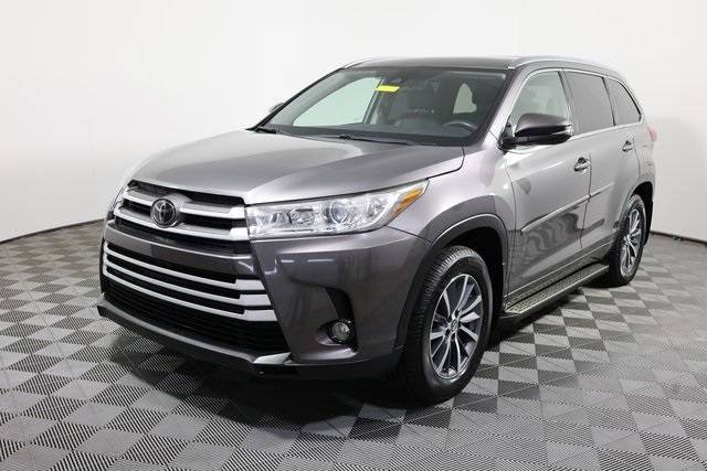 2018 Toyota Highlander SE V6 — SUV — 106,639 mi — Louisville, KY