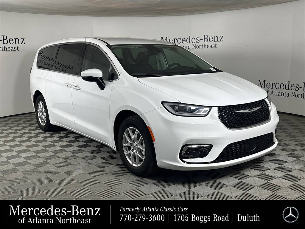 2023 Chrysler Pacifica Touring L — Minivan — 27,530 mi — Duluth, GA