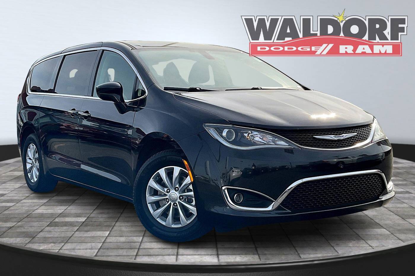 2018 Chrysler Pacifica Touring Plus — Minivan — 98,044 mi — Waldorf, MD