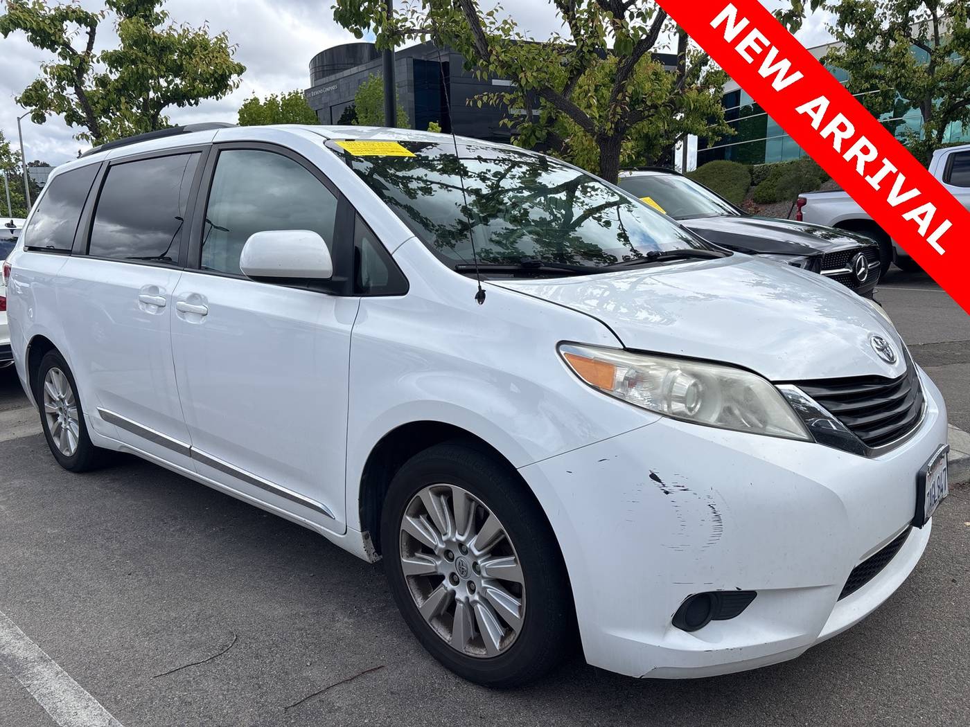 2013 Toyota Sienna LE — Minivan — 98,259 mi — Escondido, CA