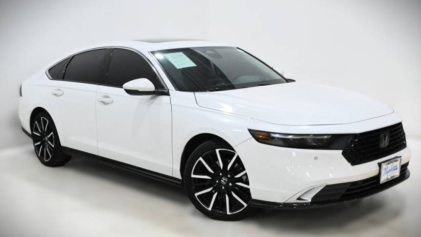 2023 Honda Accord Hybrid Touring — Sedan — 30,057 mi — Lansing, IL