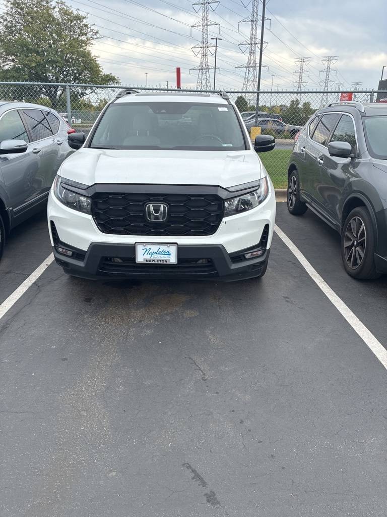 2023 Honda Passport Elite — SUV — 17,025 mi — Lansing, IL