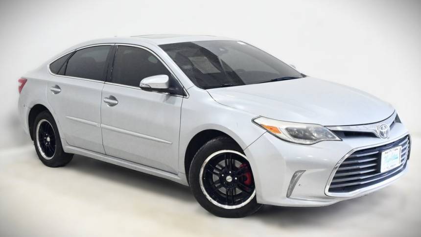 2017 Toyota Avalon Limited — Sedan — 121,416 mi — Lansing, IL