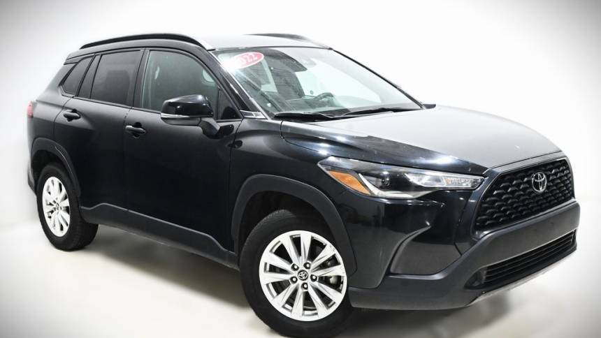 2022 Toyota Corolla Cross LE — SUV — 45,742 mi — Lansing, IL