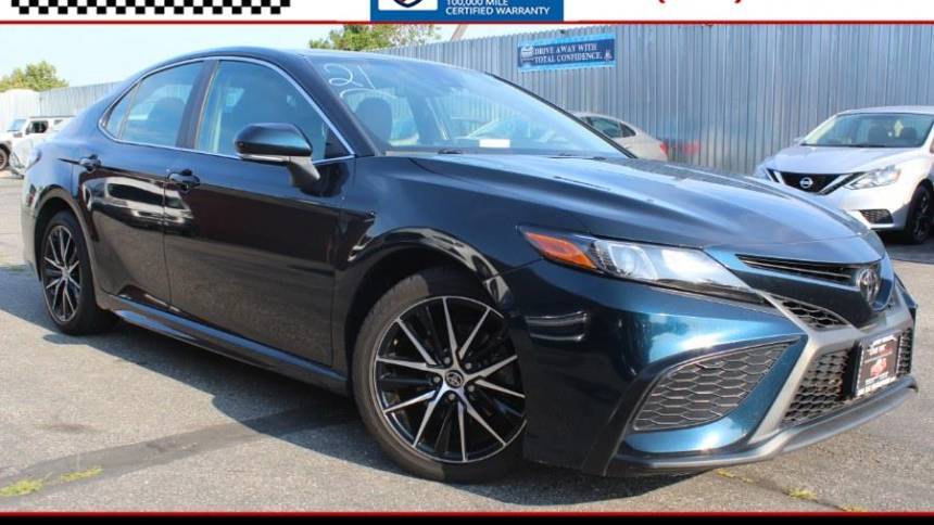 2021 Toyota Camry SE — Sedan — 31,798 mi — Deer Park, NY
