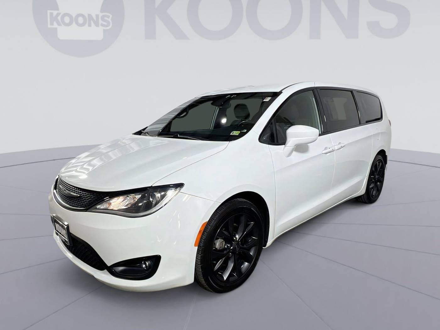 2020 Chrysler Pacifica Touring — Minivan — 69,160 mi — Woodbridge, VA