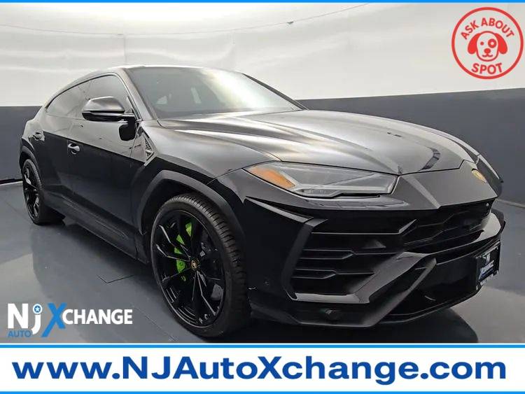 2022 Lamborghini Urus Standard