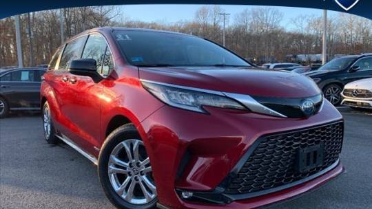 2021 Toyota Sienna XSE — Minivan — 46,809 mi — Tiverton, RI
