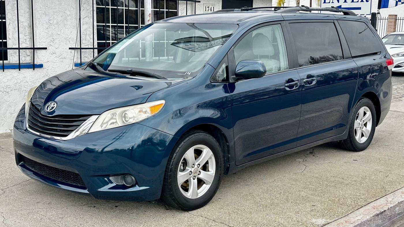 2011 Toyota Sienna LE — Minivan — 84,268 mi — Colton, CA