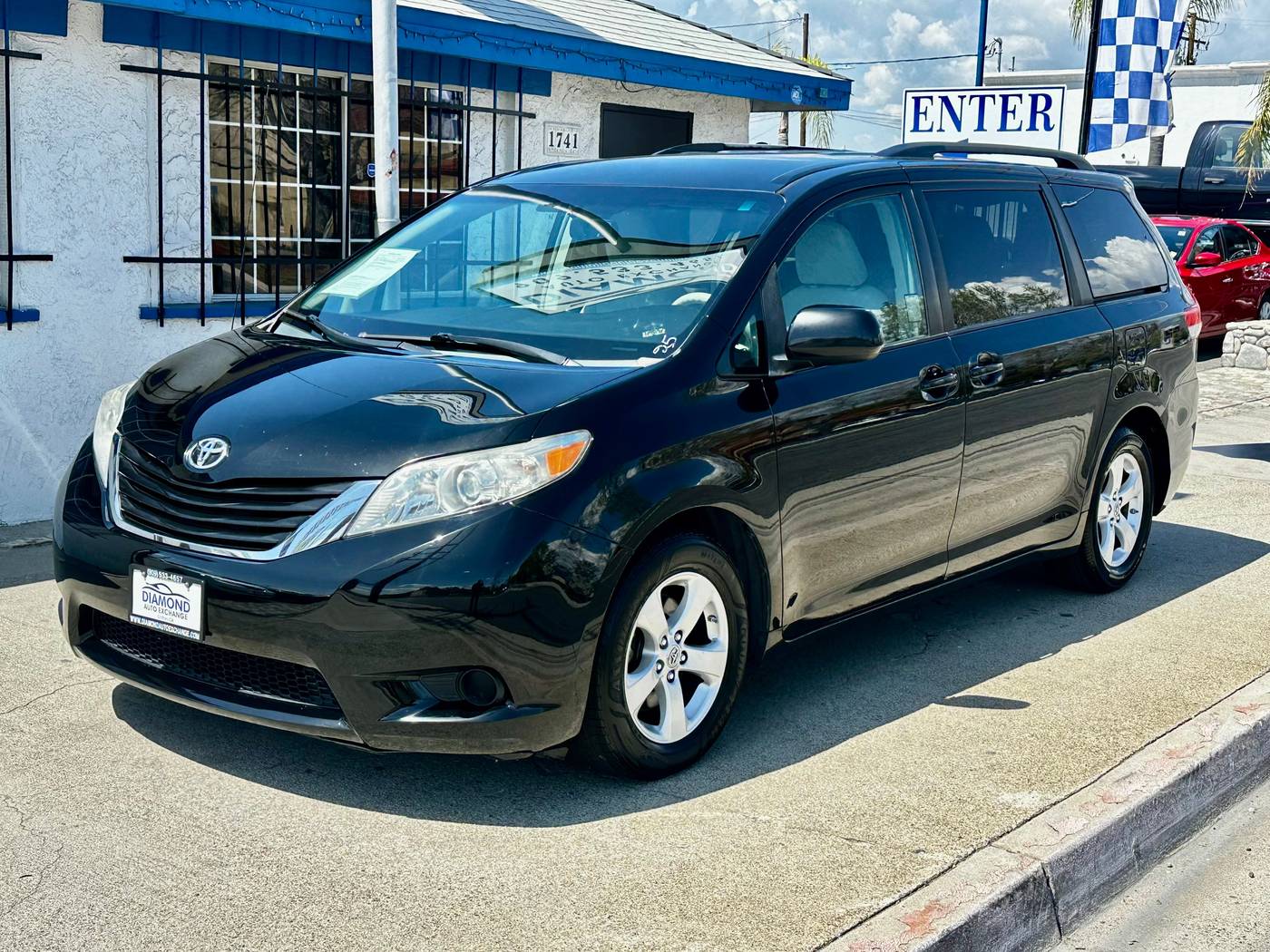 2011 Toyota Sienna LE — Minivan — 116,345 mi — Colton, CA