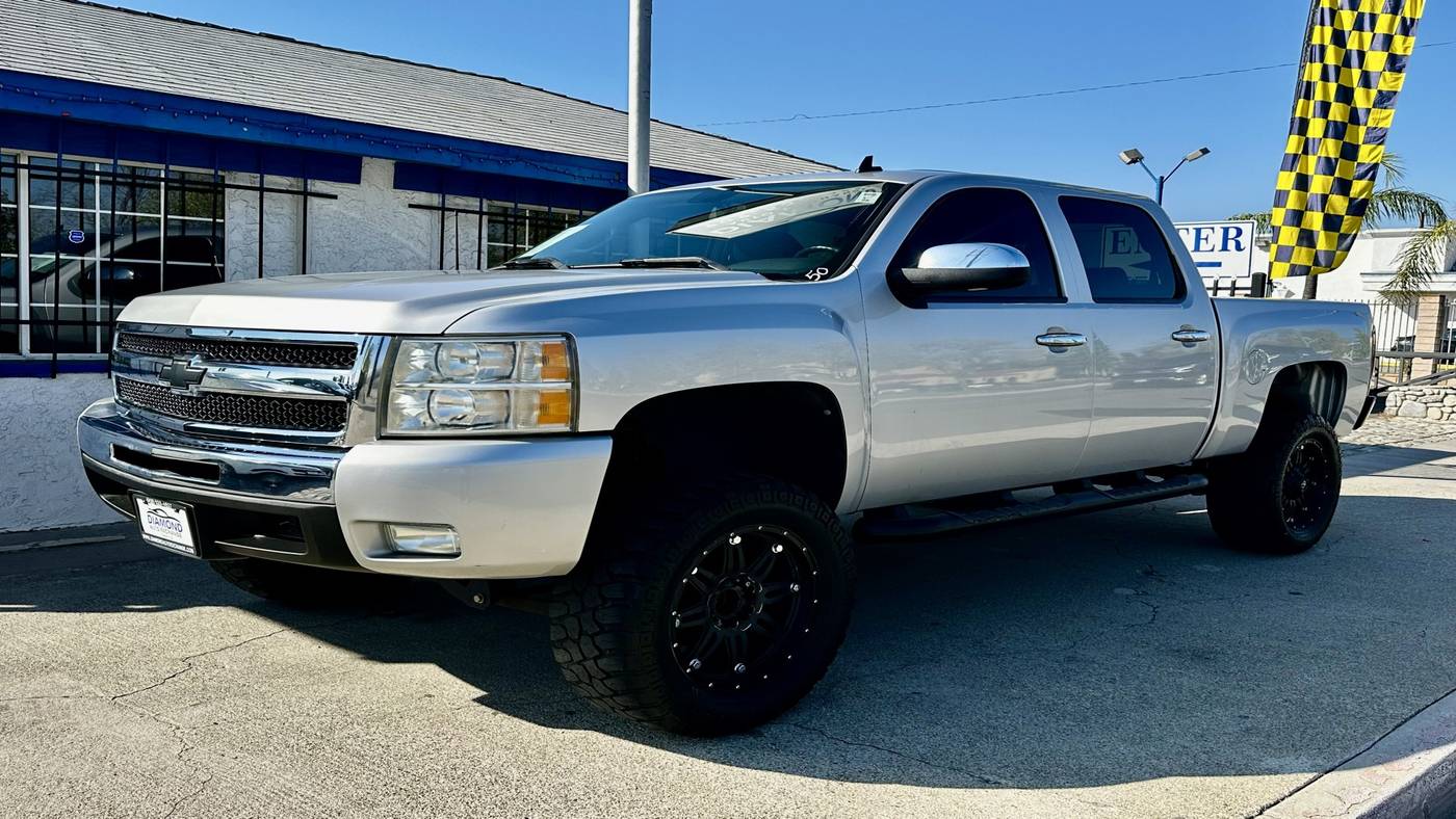 2011 Chevrolet Silverado 1500 LT — Pickup Truck — 106,930 mi — Colton, CA