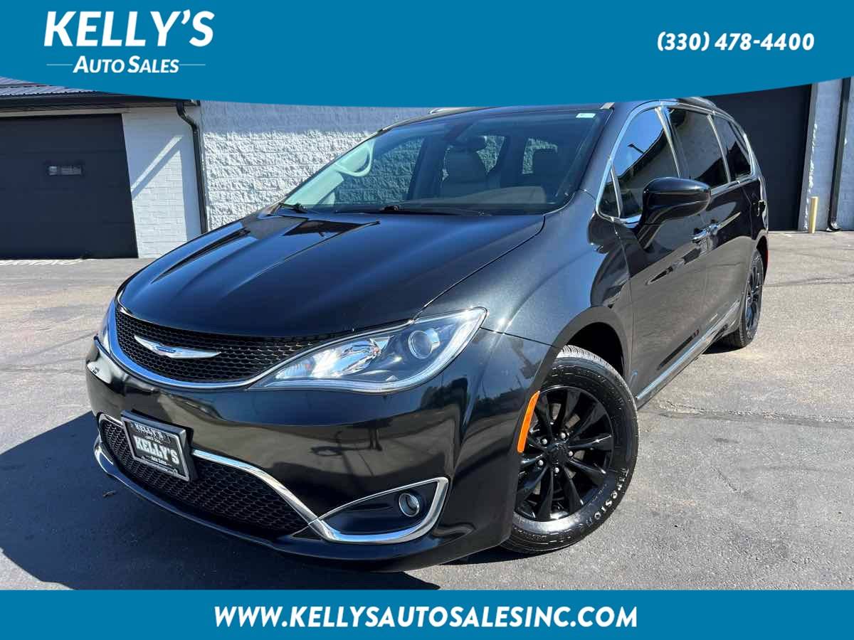 2018 Chrysler Pacifica Touring L — Minivan — 82,936 mi — Canton, OH