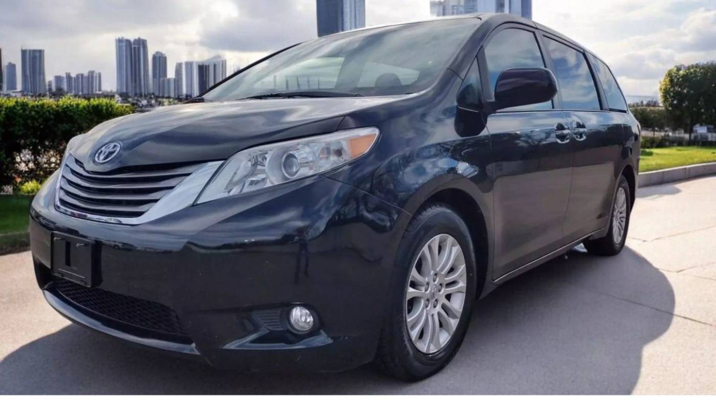 2015 Toyota Sienna XLE — Minivan — 129,515 mi — Fort Worth, TX