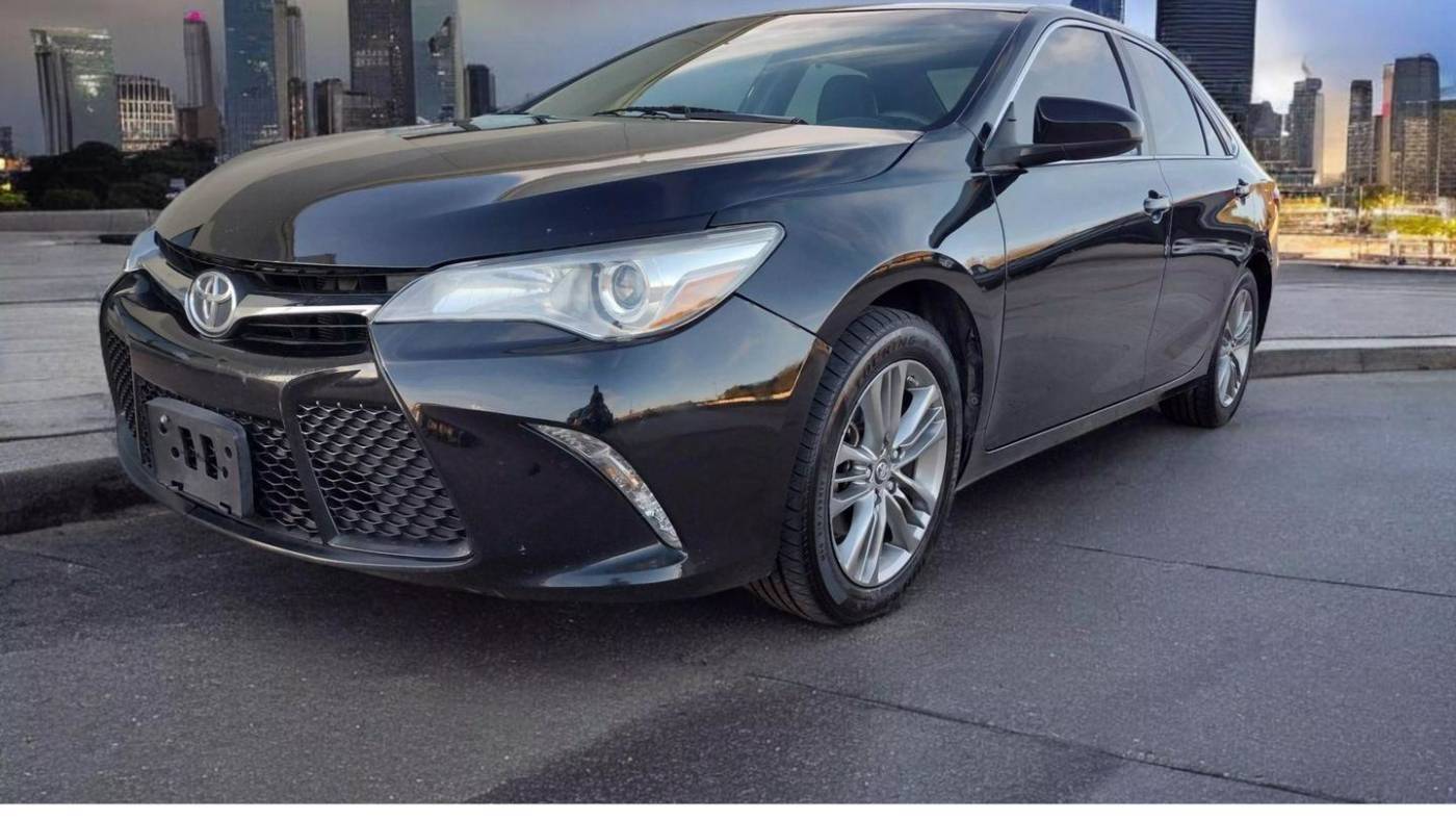 2017 Toyota Camry SE — Sedan — 76,259 mi — Fort Worth, TX