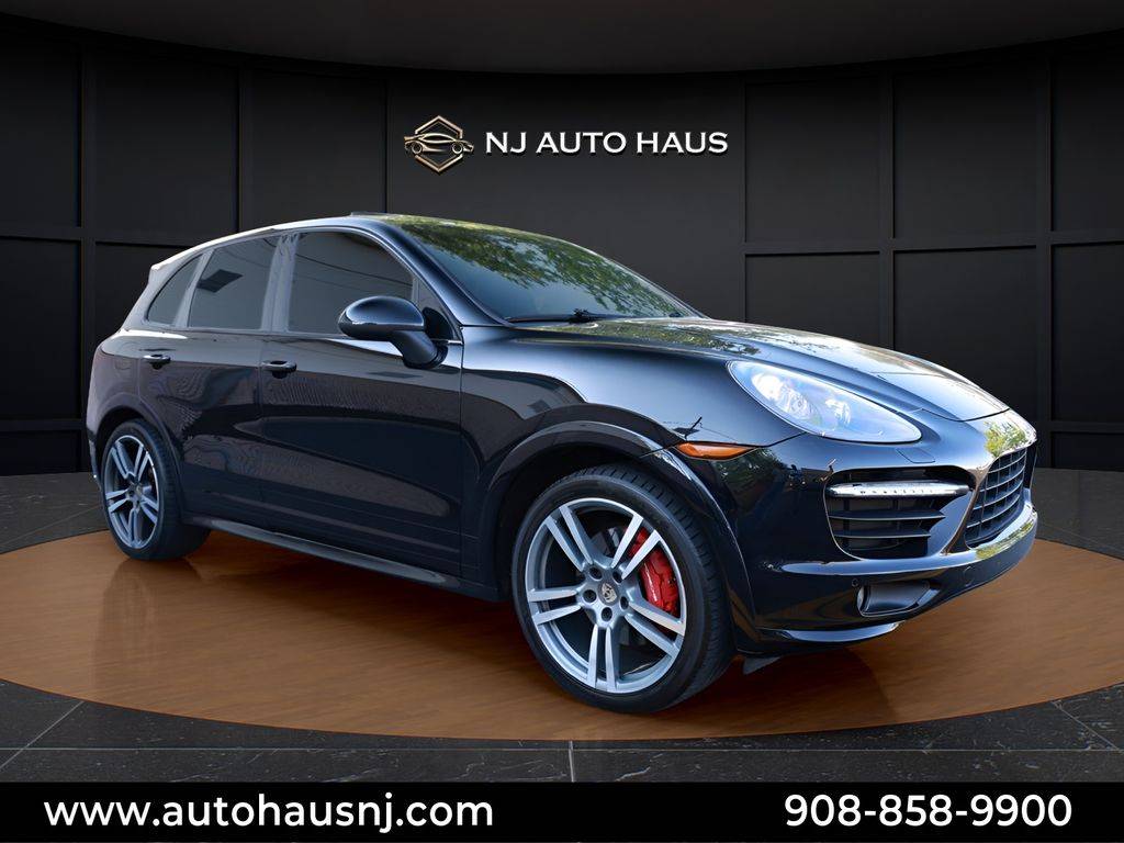 2013 Porsche Cayenne GTS